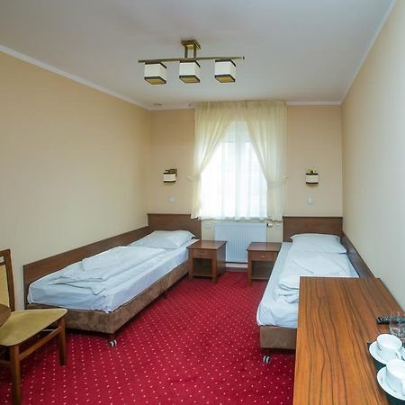 Hotel Grant Leszno  Extérieur photo