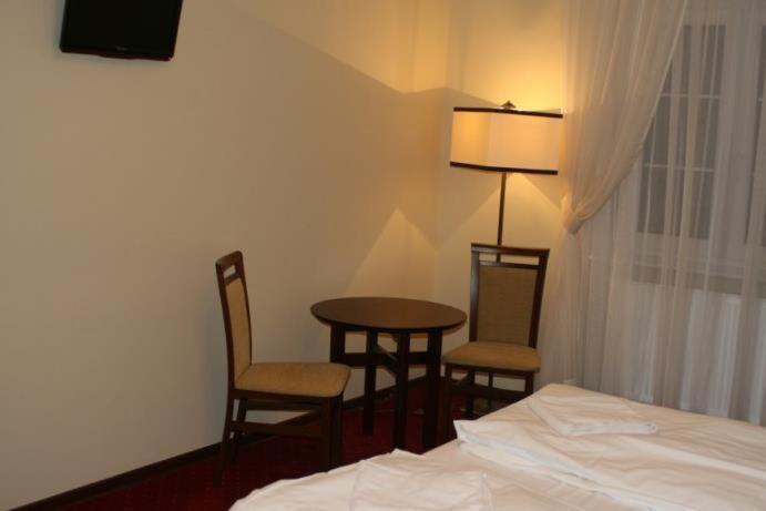 Hotel Grant Leszno  Extérieur photo