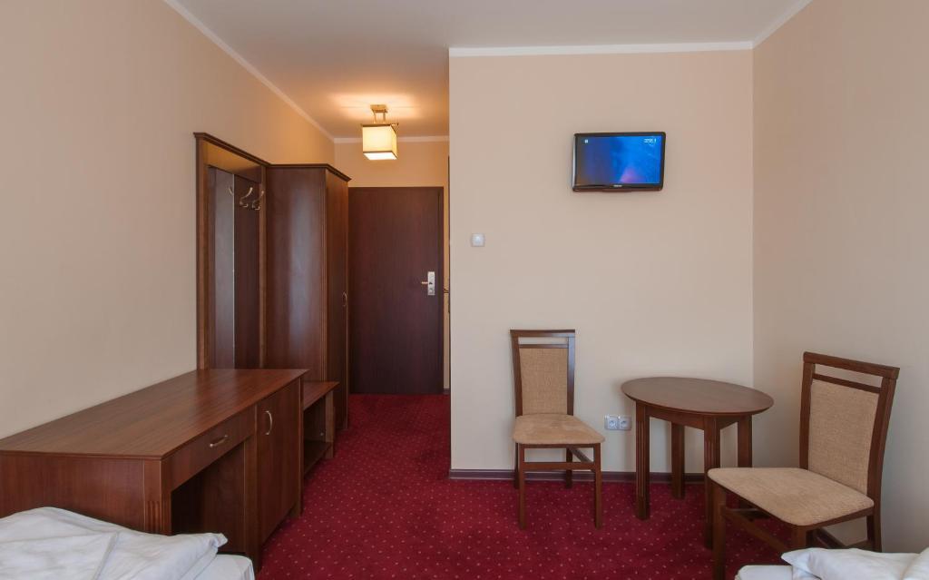 Hotel Grant Leszno  Extérieur photo